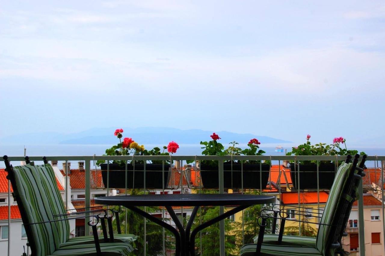 Apartment Rijeka With Sea View Exterior foto